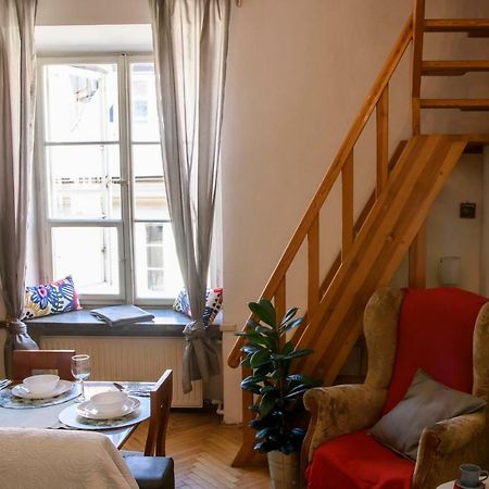 Old Town Folk Apartment Varsavia Esterno foto