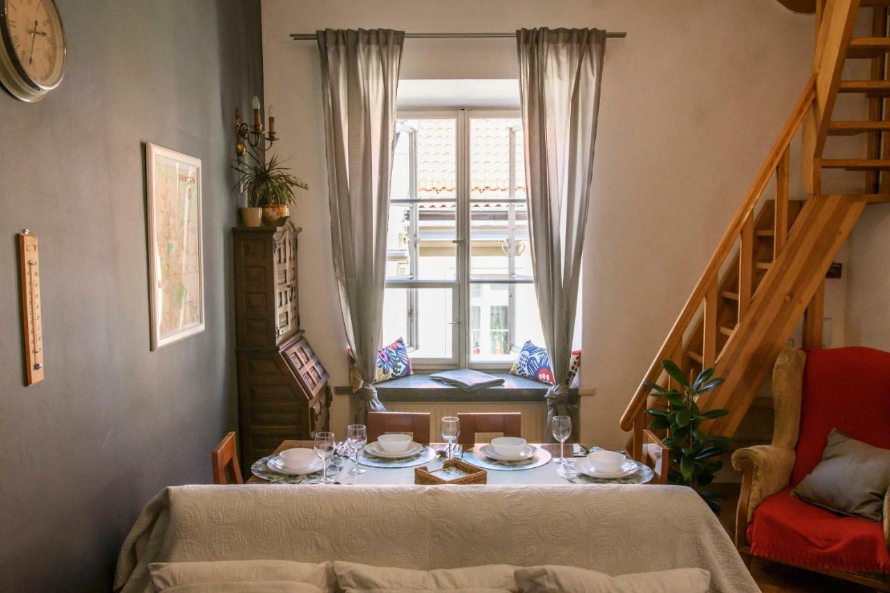 Old Town Folk Apartment Varsavia Esterno foto